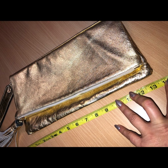 GORGEOUS & GLAM Large Gold Leather wristlet/clutch - Picture 5 of 5